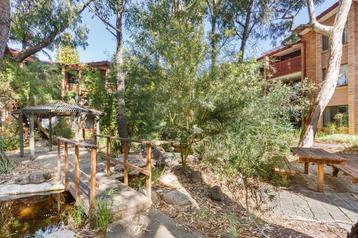 The Lake House Perth Exterior photo